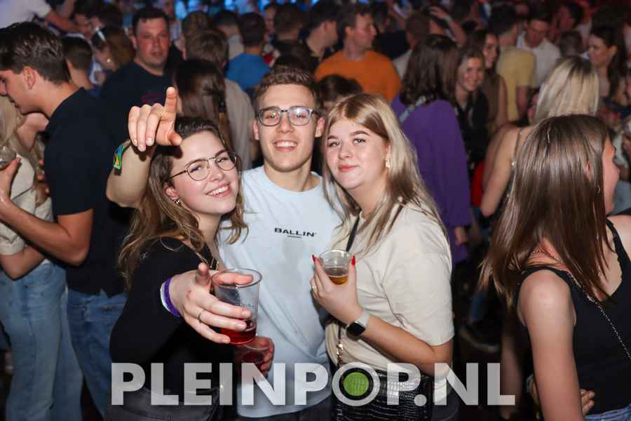 Publiek    Bezoekers (199)